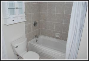 bathroom1.jpg